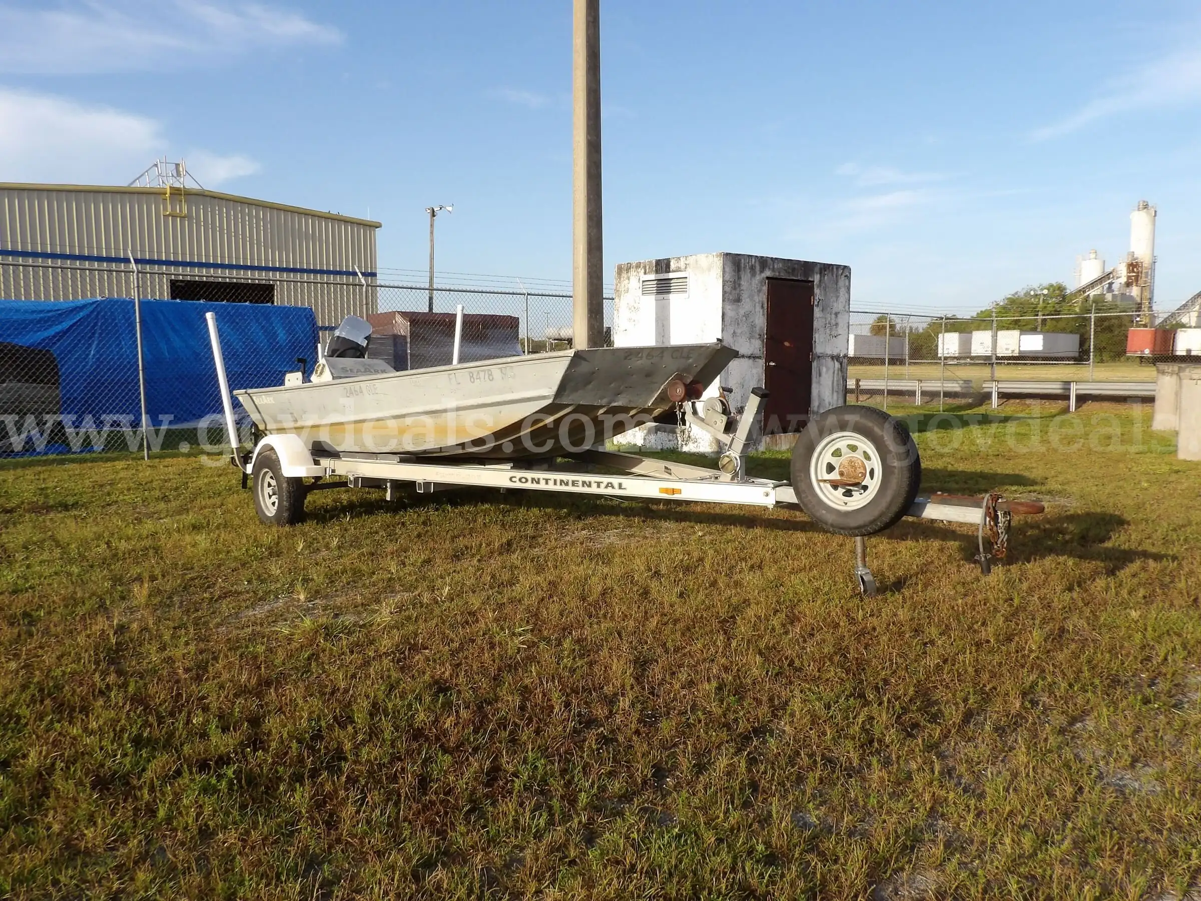 2005 SEA ARK CONT ME MV1660AW