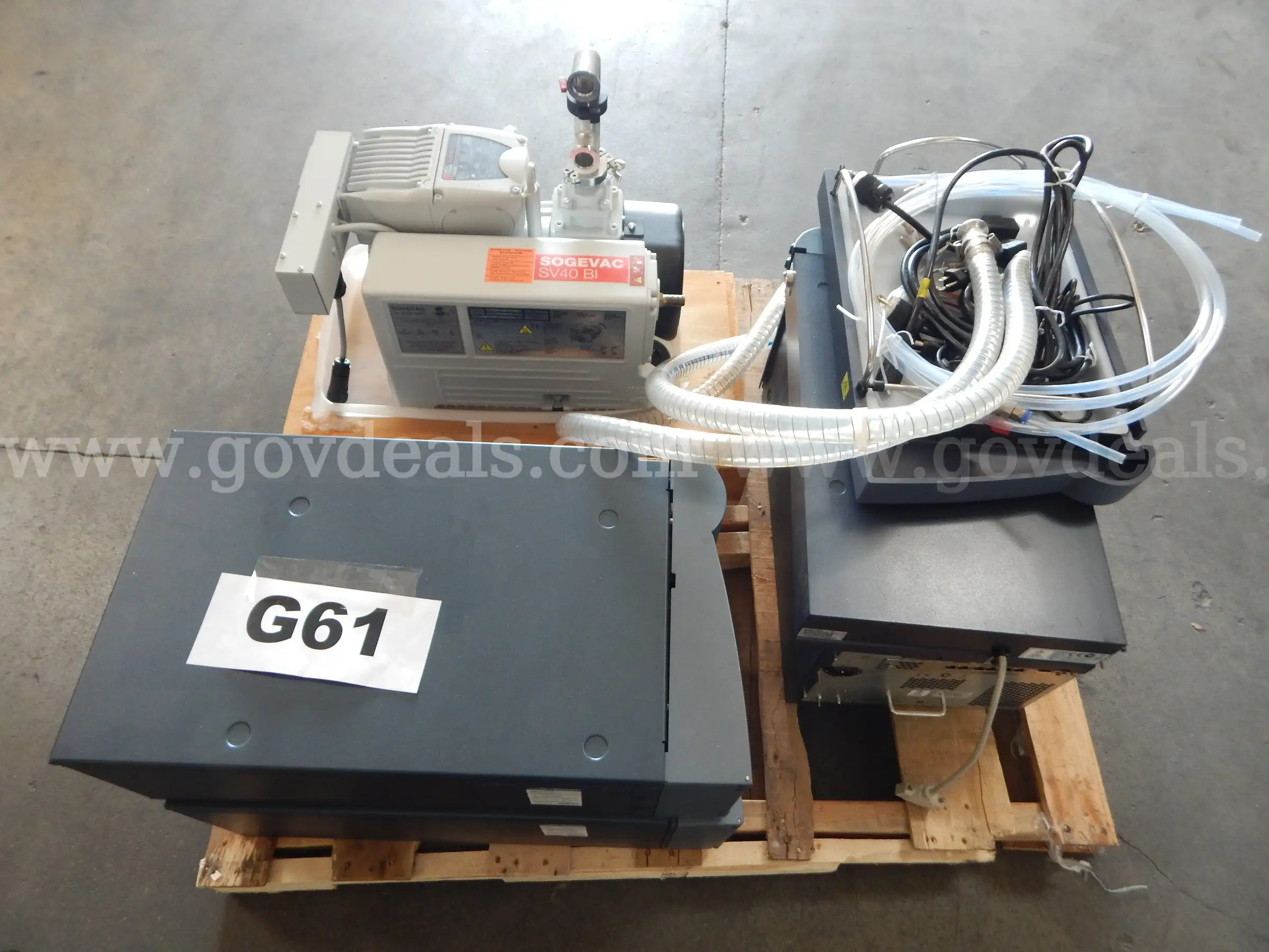 Lot G61 - (1) Sogevac SV40 BI (1) Acquity Sample Manager (1) Acquity PDA Detector & (1) Acquity Solv