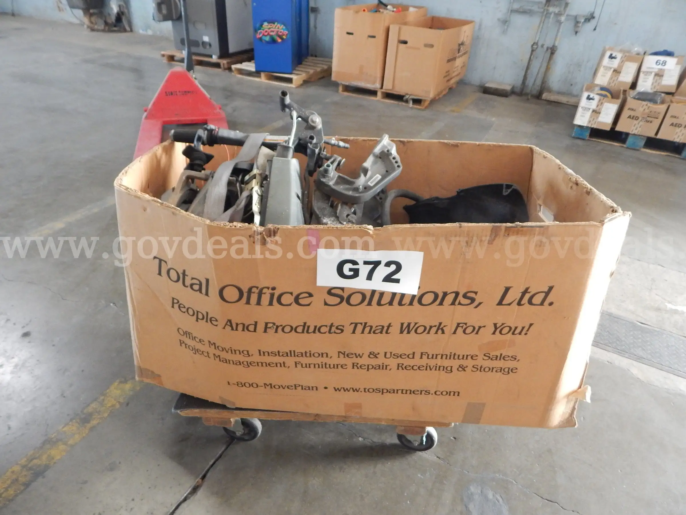 Lot G72 - (1) Outboard Parts Motor - Unknown Make Model No Title