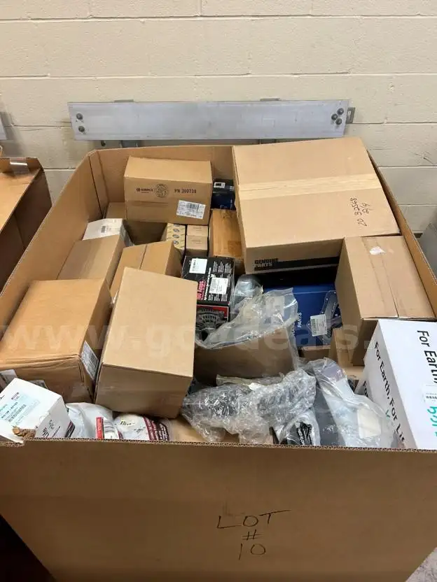 (1) One Pallet of New and Reman Truck Parts