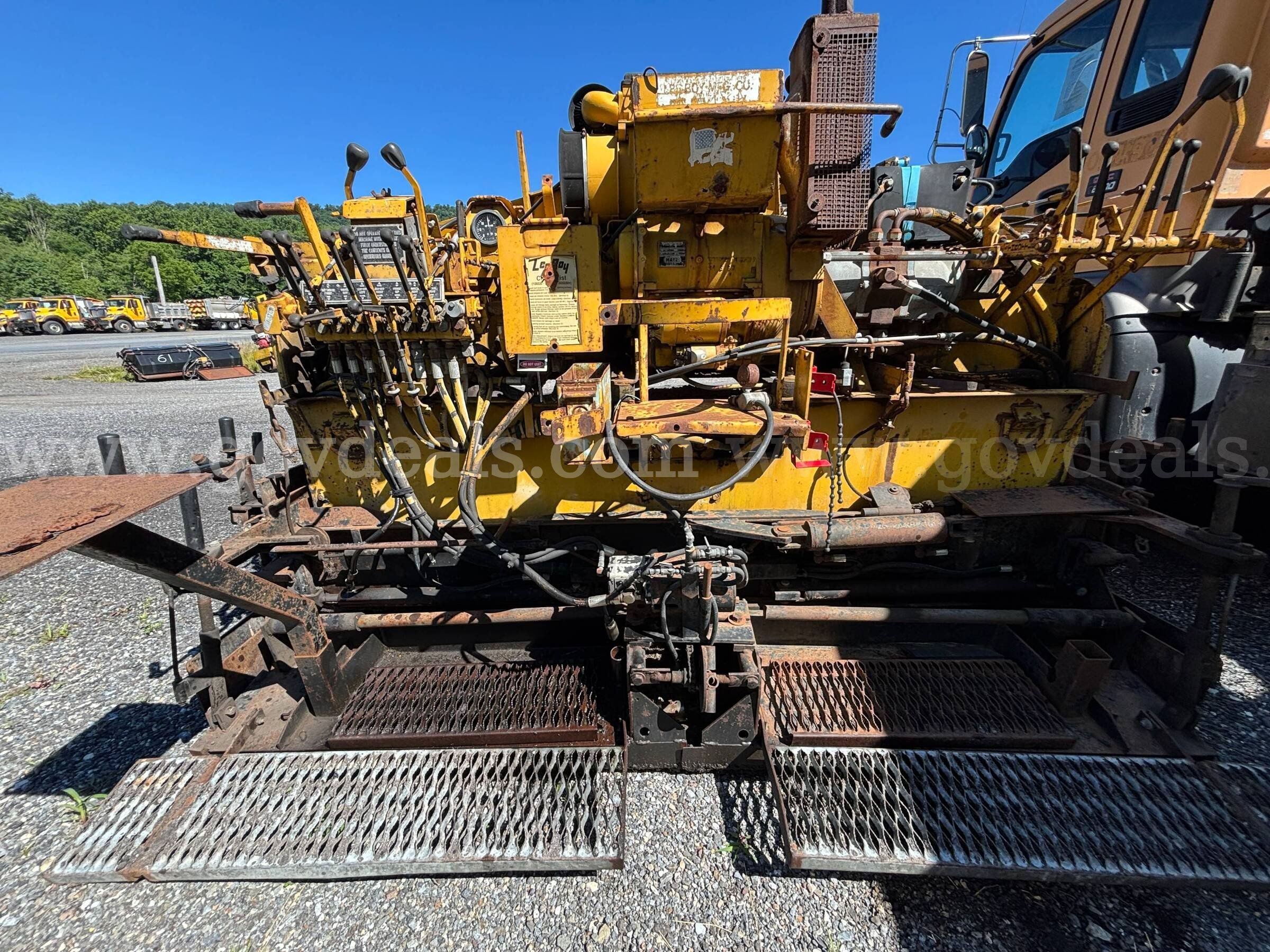 1993 Leeboy Paver
