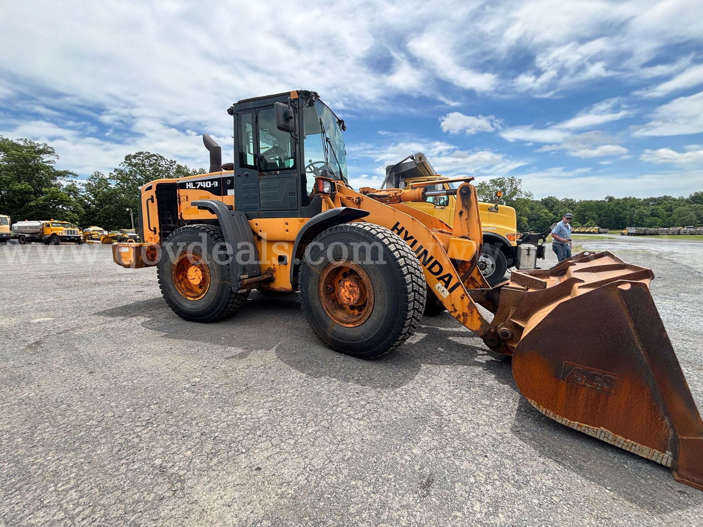 2010 Hyundai HL740-9 Loader