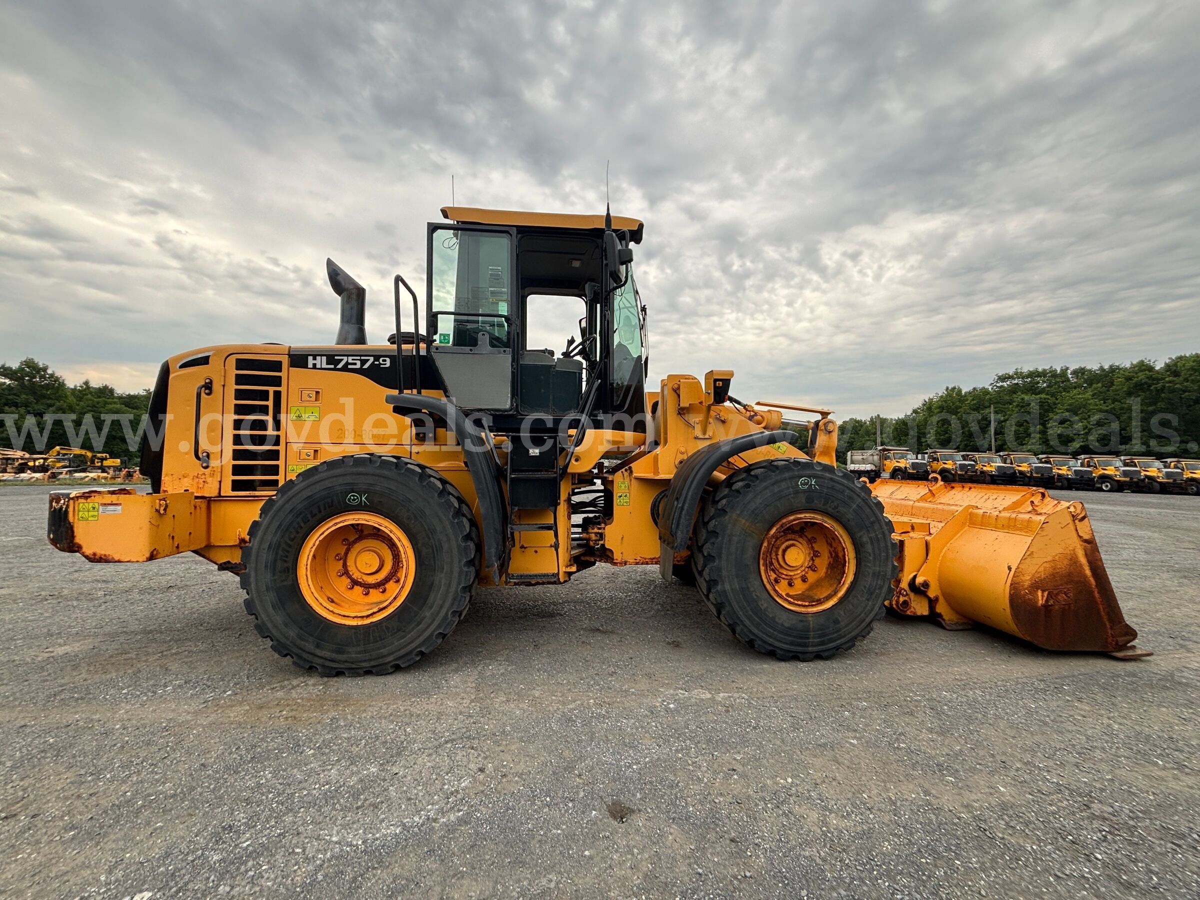 2012 Hyundai HL757-9 Loader