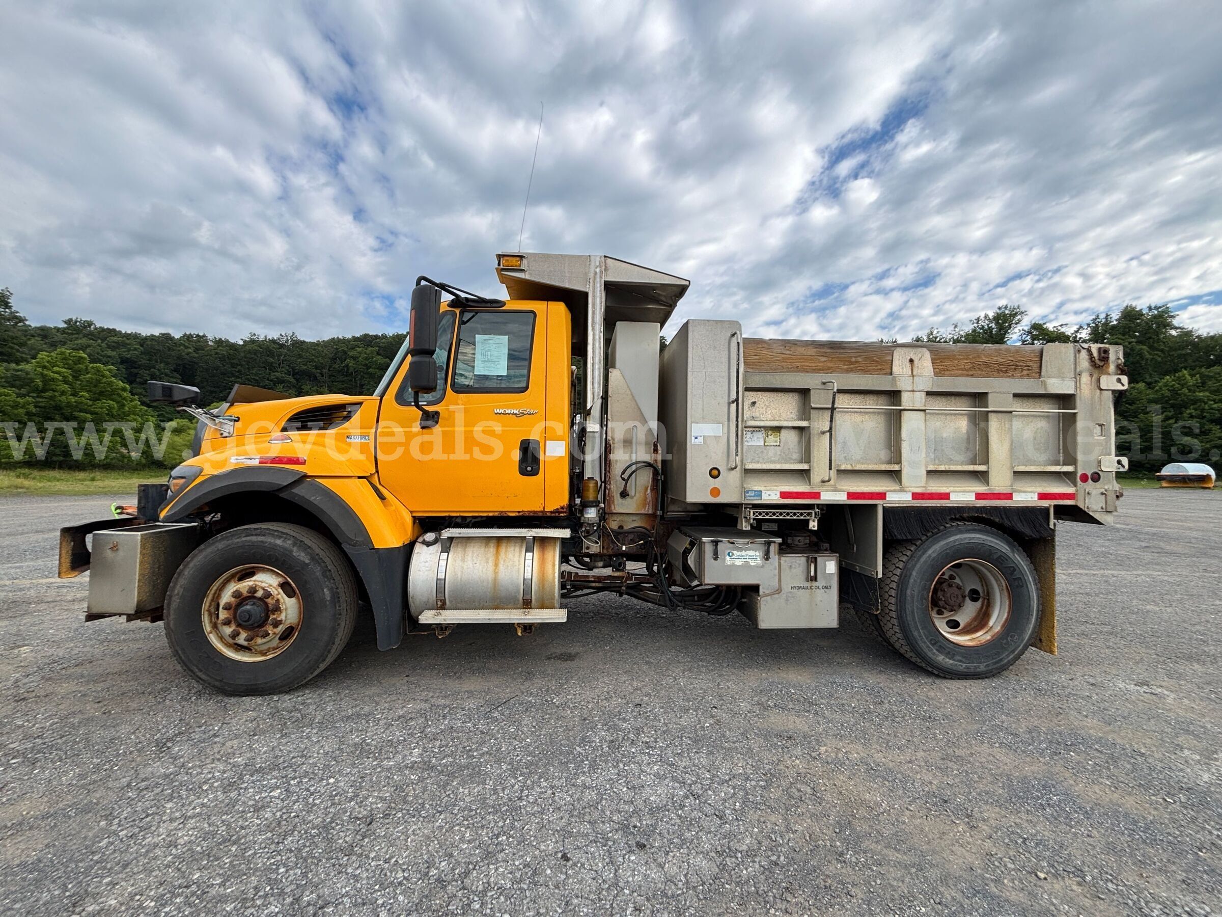 2012 International G 7400 SFA Single Cab