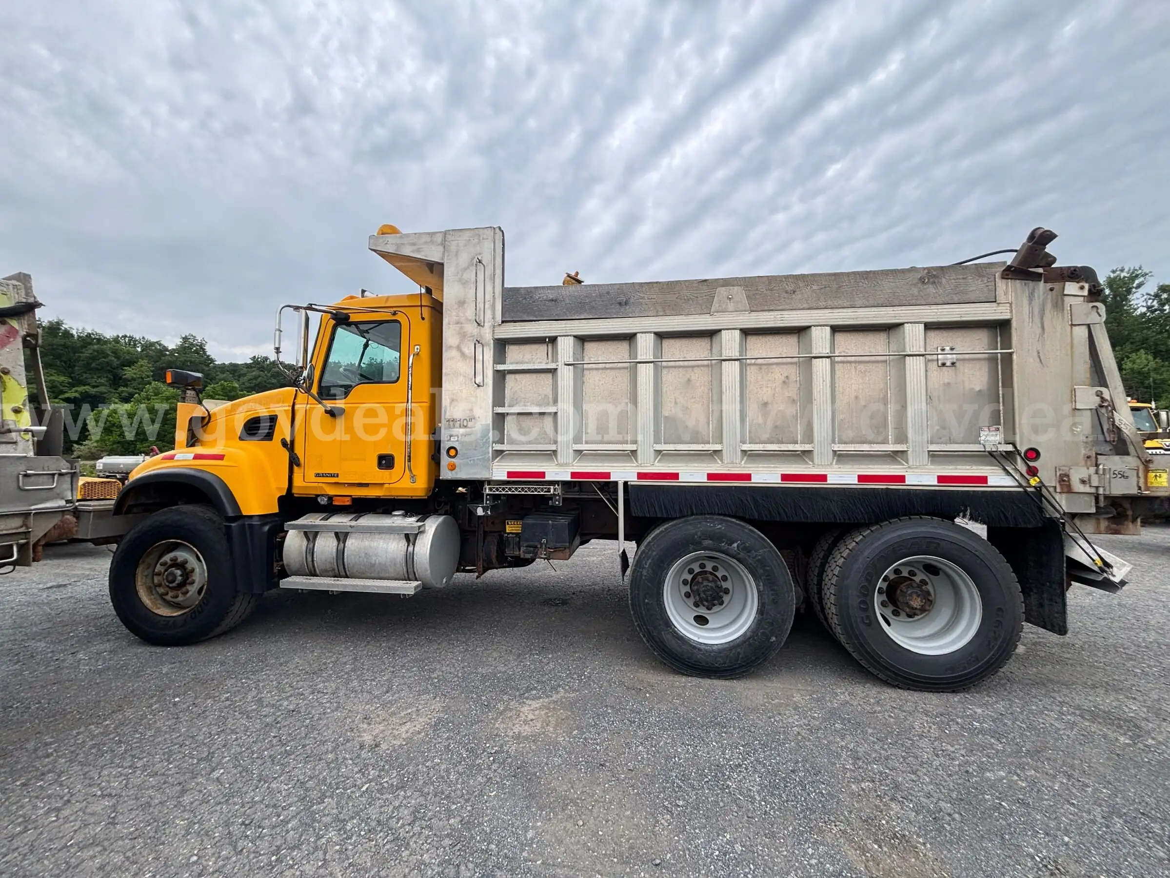 2004 Mack Flink Tenc CV713 Granite Tandem Dump