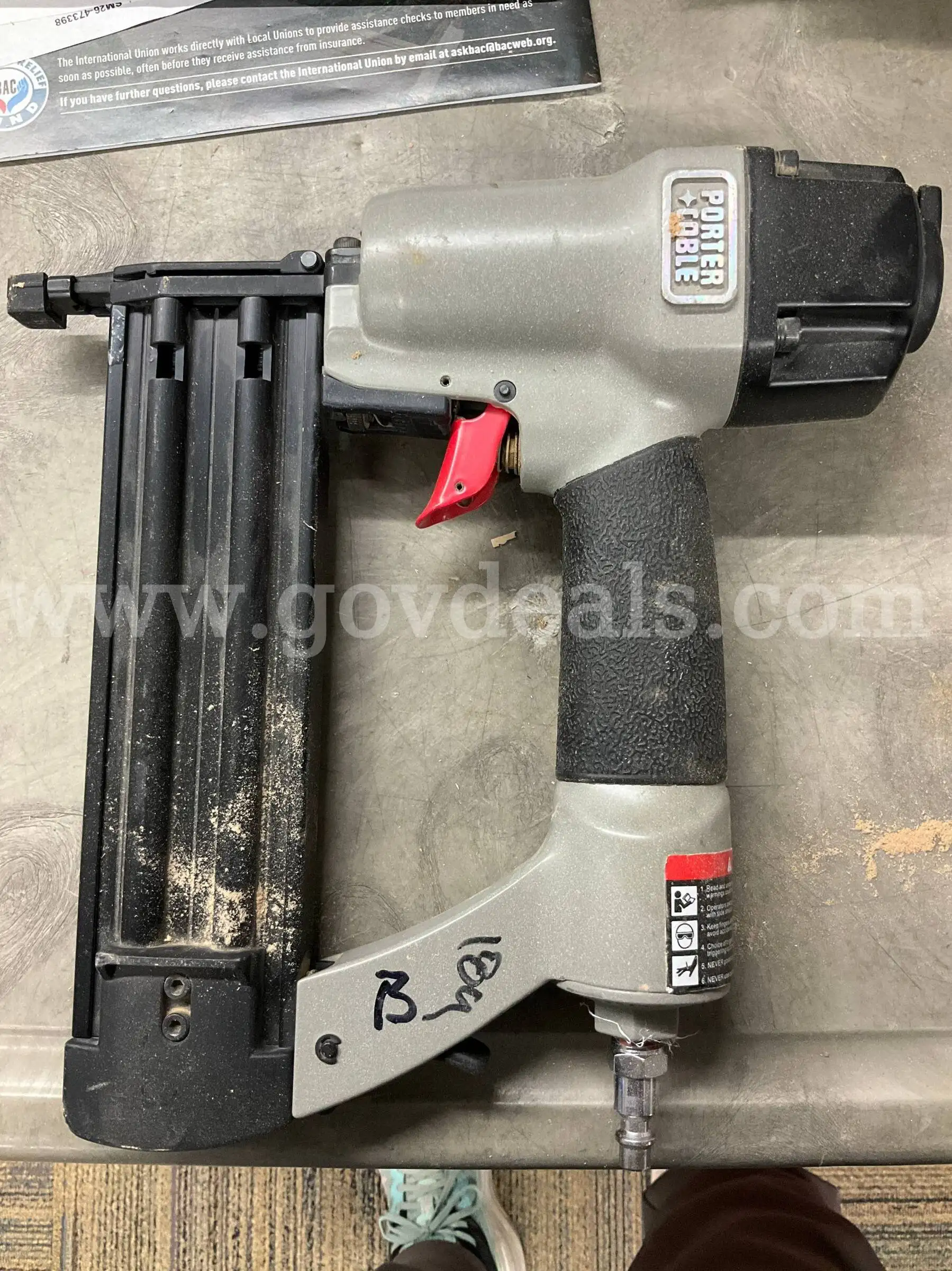 Porter-Cable BN200 18-Gauge Pneumatic Brad Nailer (3 4 to 2 Fasteners)