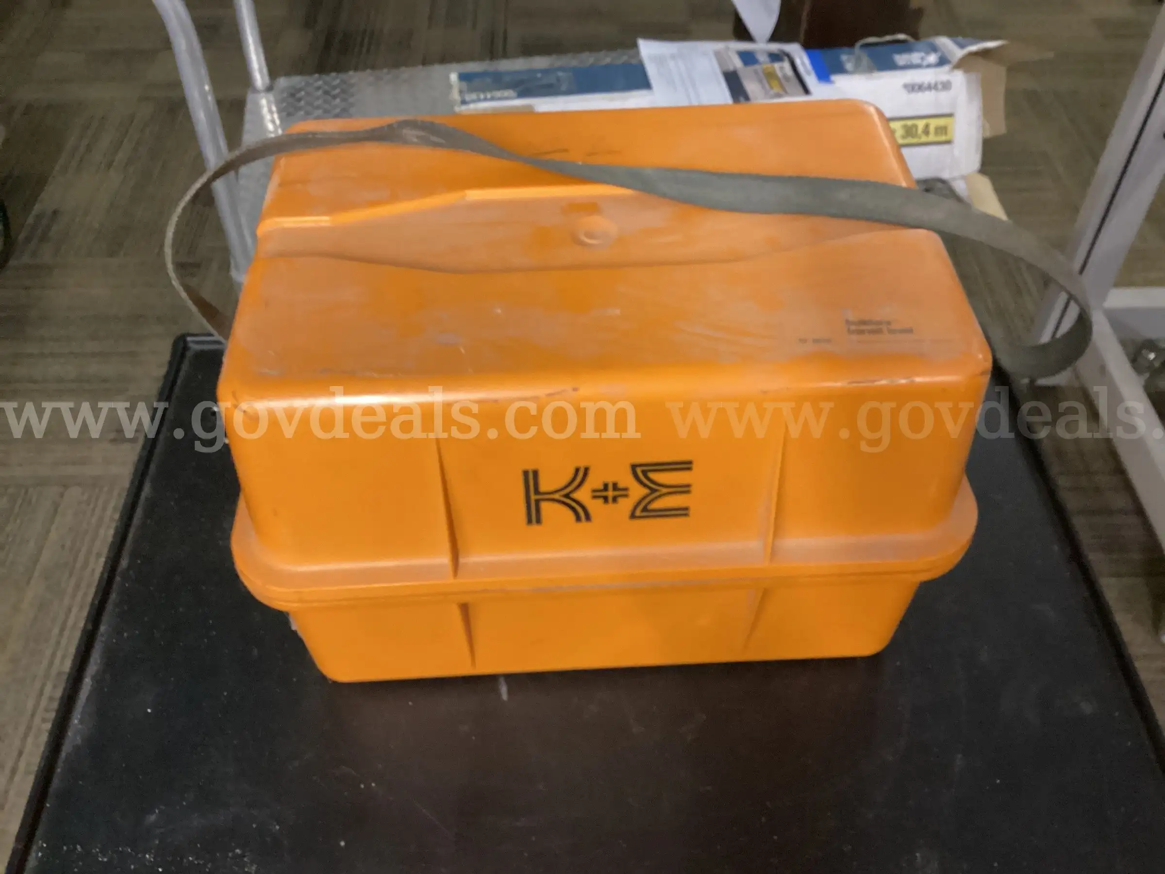 Vintage Keuffel & Esser (K&E) Builders Transit Level 77 0012 with Case