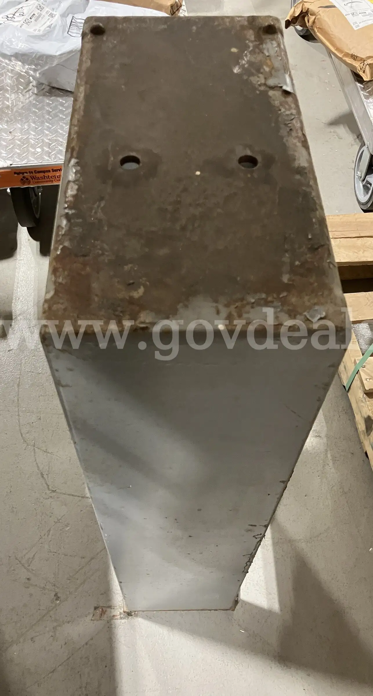 Heavy-Duty Industrial Steel Machine Stand Pedestal Base Workshop Industrial Chic