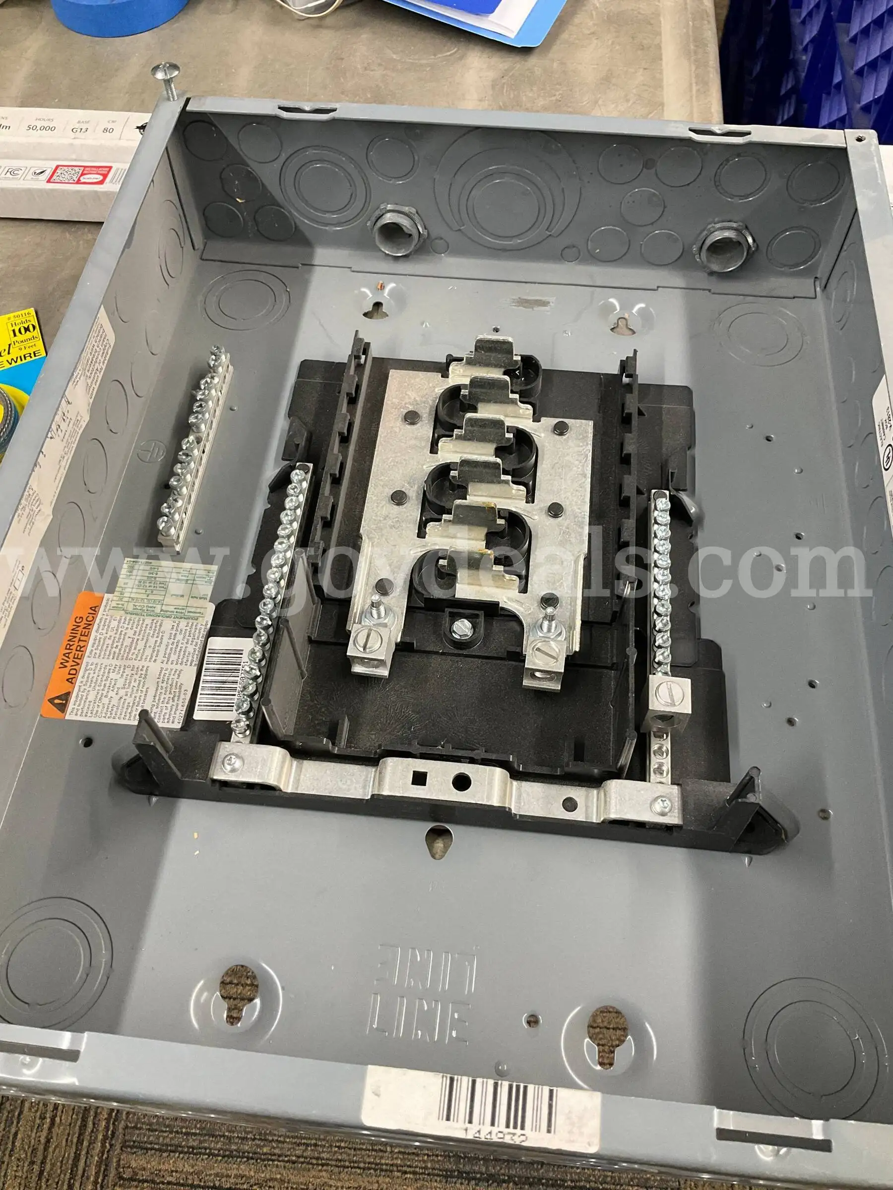 Square D Homeline 125A 12-Space 12-Circuit Indoor Load Center Subpanel HOM12L125C w Cover