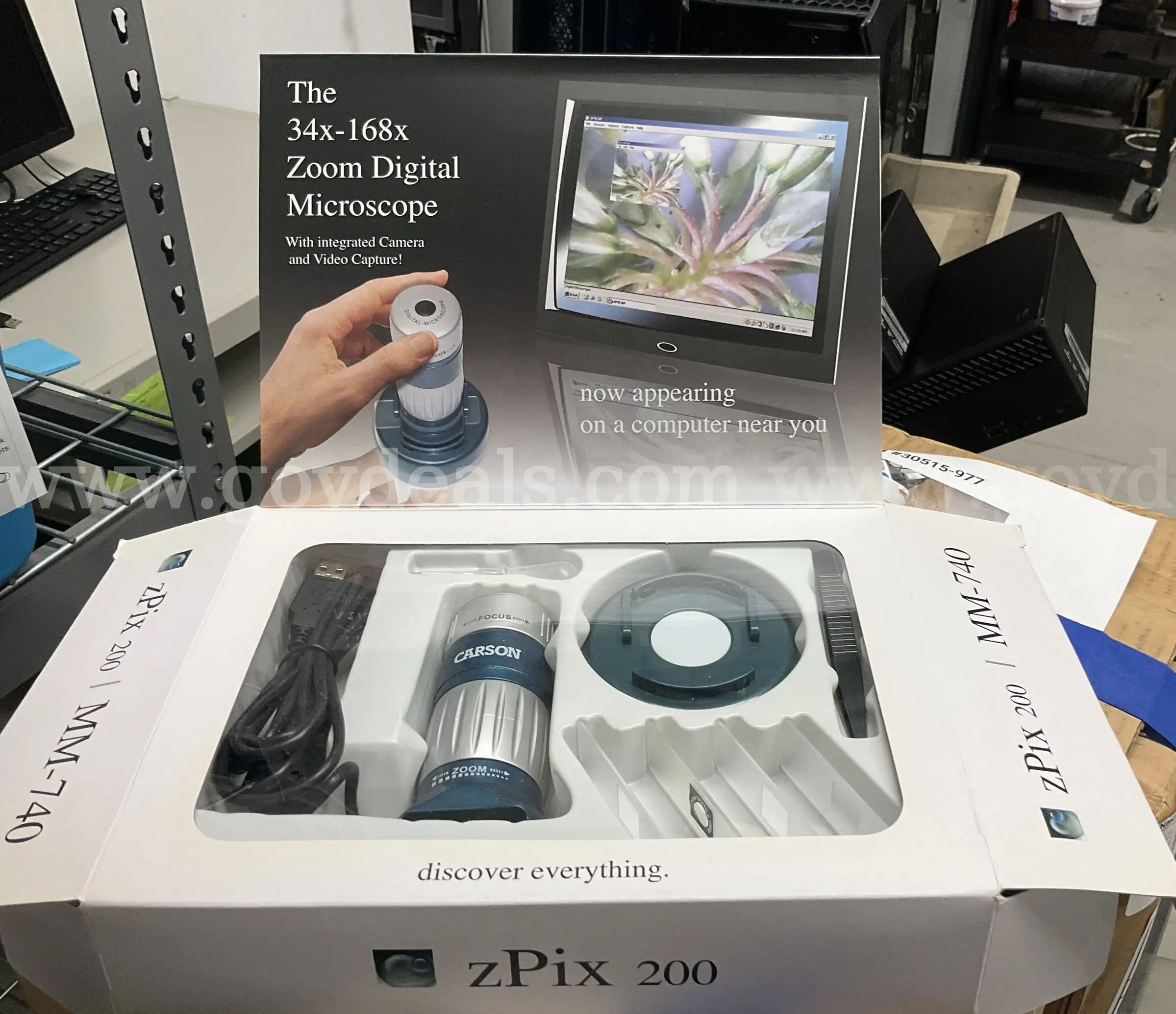 Carson zPix 200 Digital Zoom Microscope 34x-168x MM-740 Complete Boxed Set