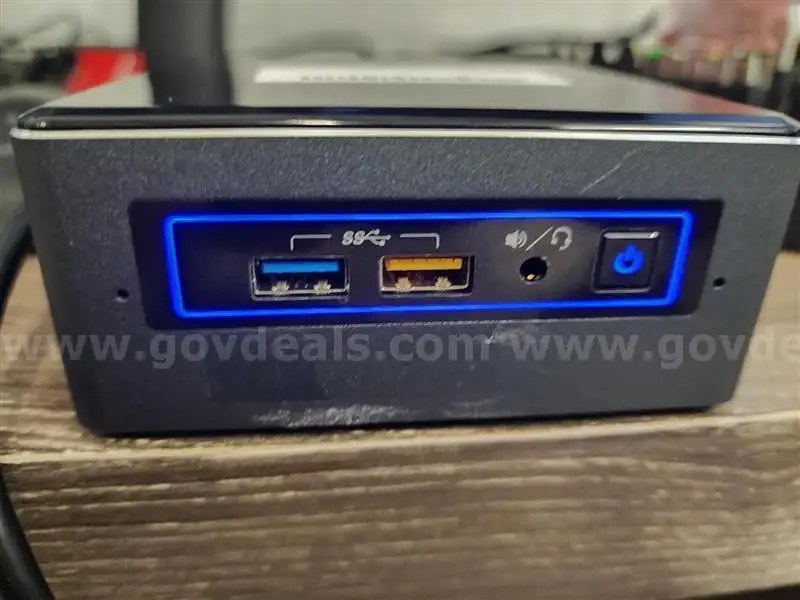 2017 Intel NUC7i5BNH