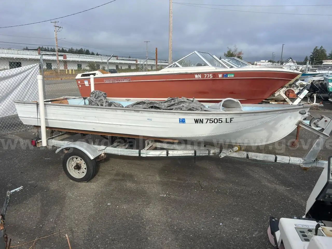 Aluminum V-hull Boat with Trailer