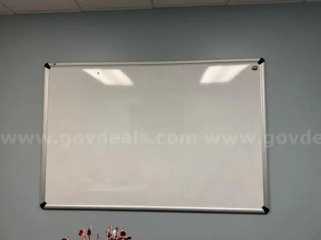 Dry erase board