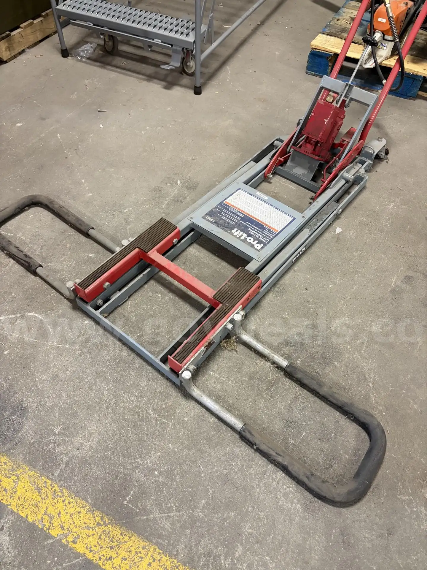 Lawnmower Lift