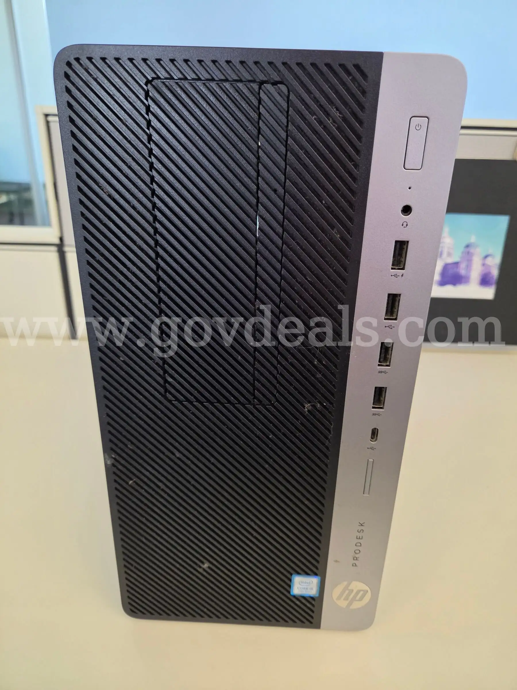 1 Desktop HP ProDesk 600 G3 MT Computer without hard drive 1 Monroe 2725 Calculator various 3-ring n