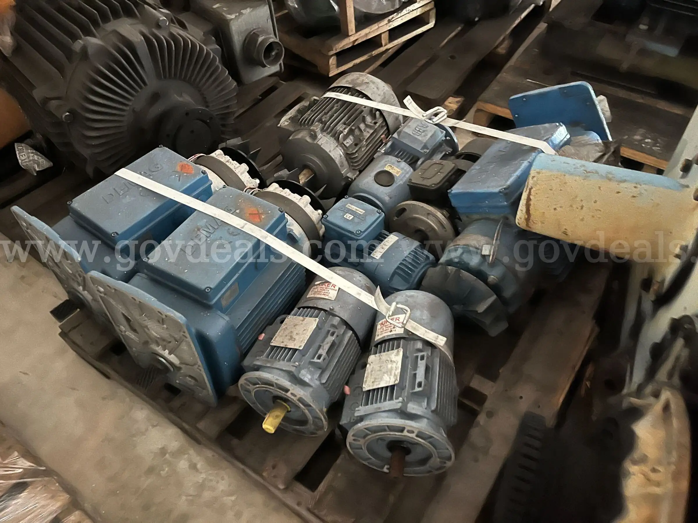 One lot of assorted electric motors