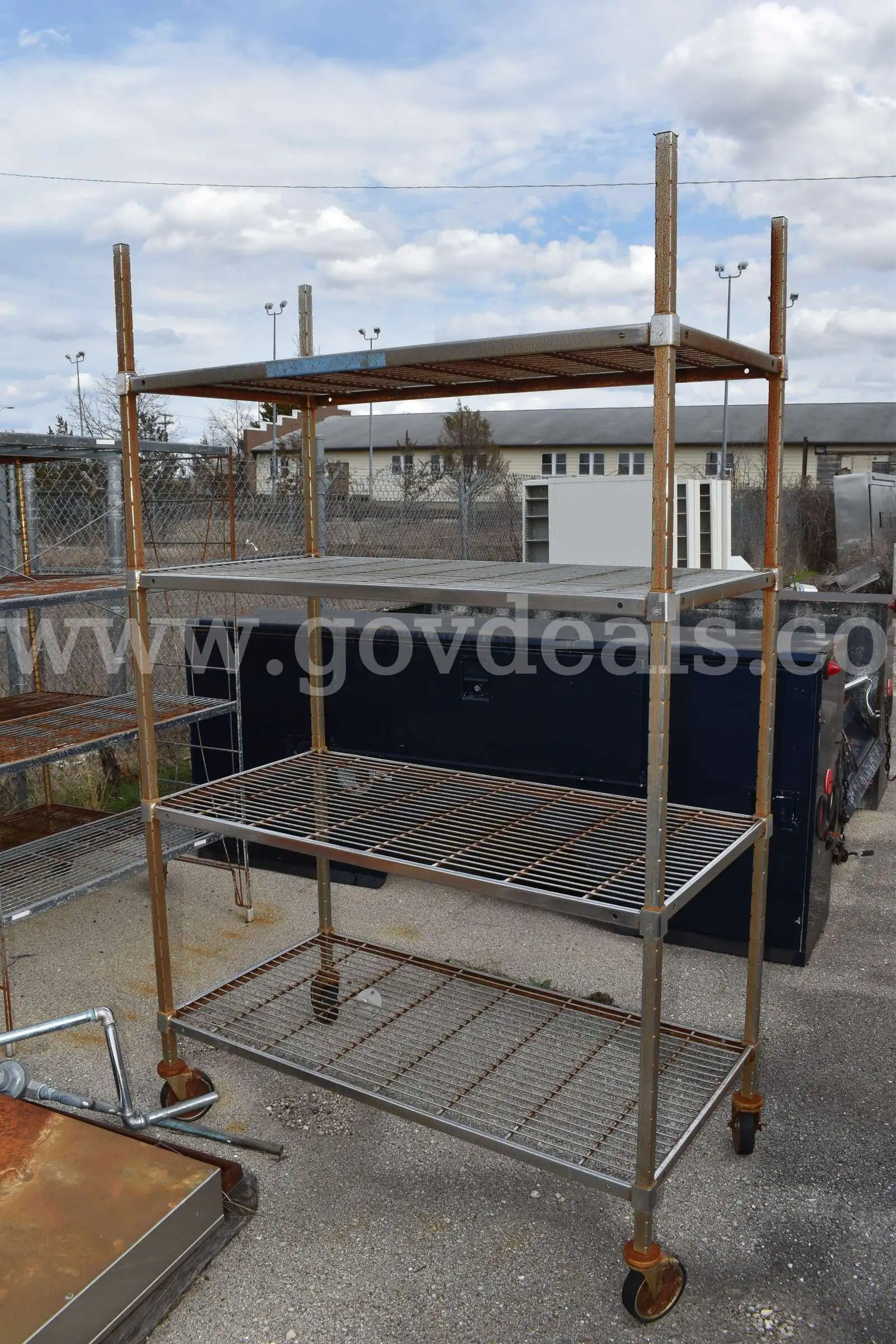RUSTED CART METAL