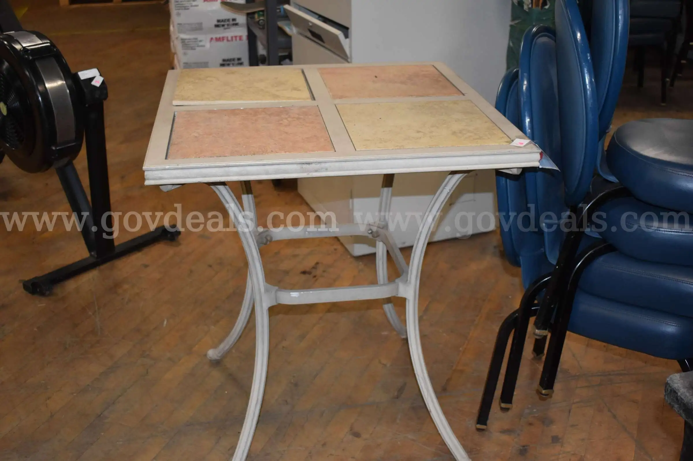 SMALL PATIO TABLE (NO CHAIRS)