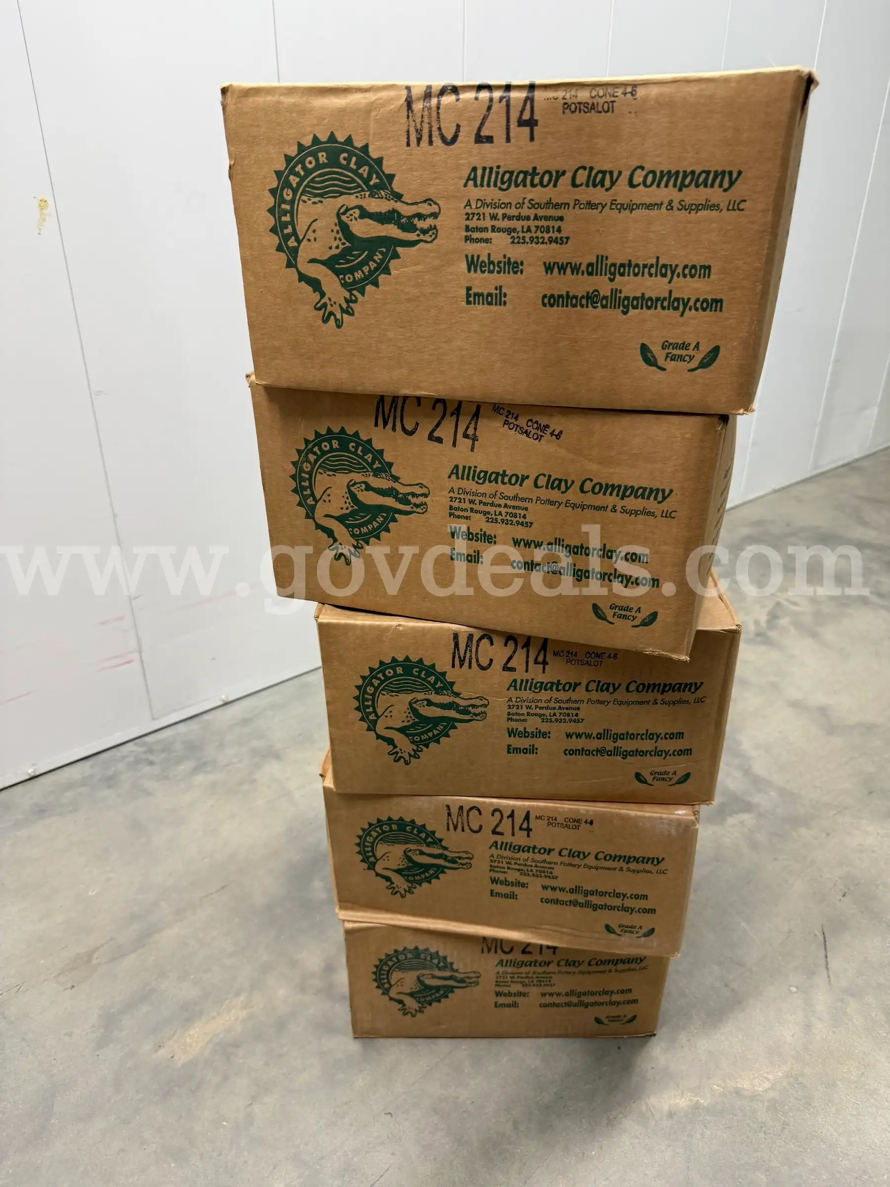 Red Brown stoneware clay (5 boxes) 50 lbs each