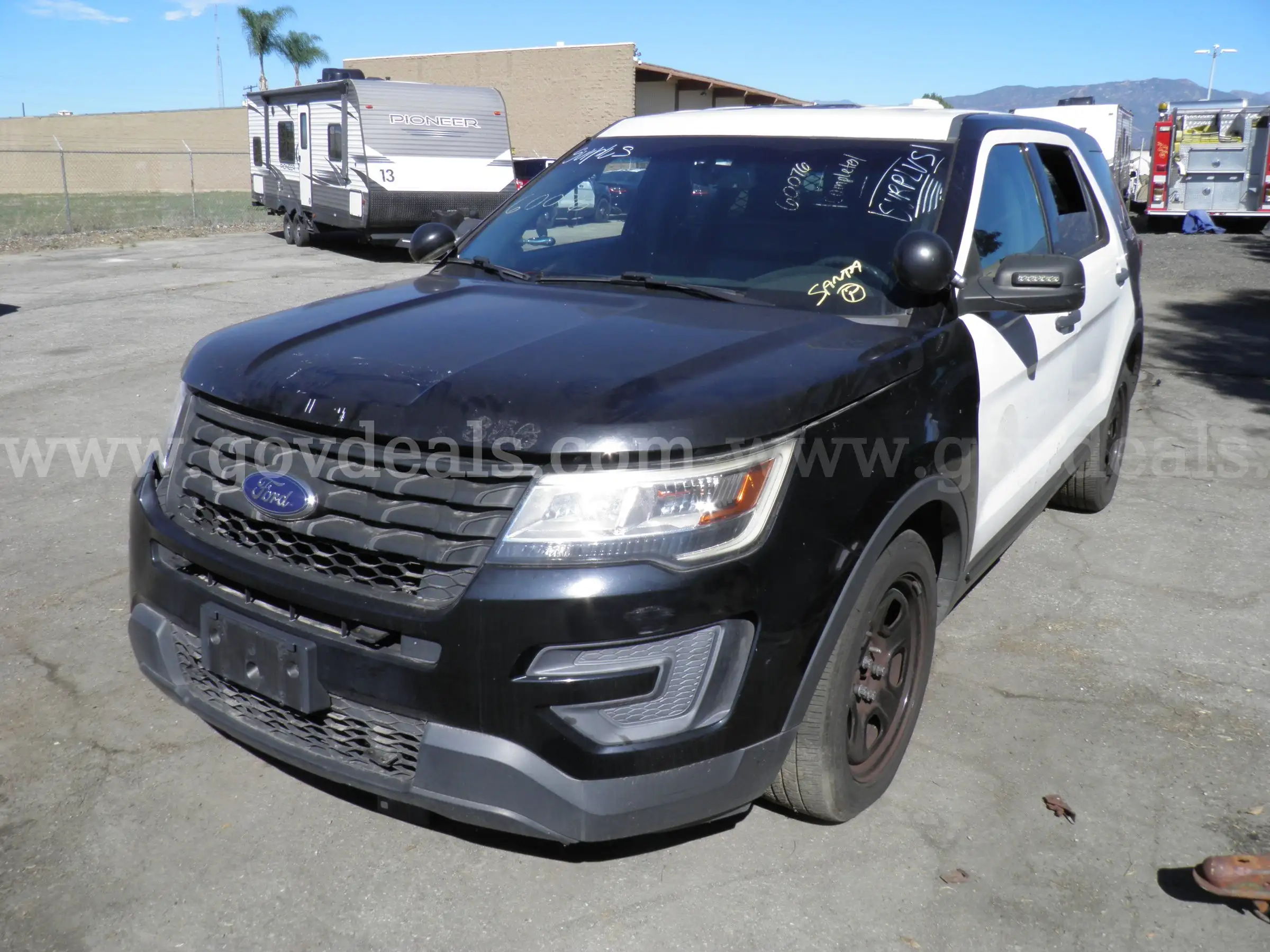 2017 FORD Explorer