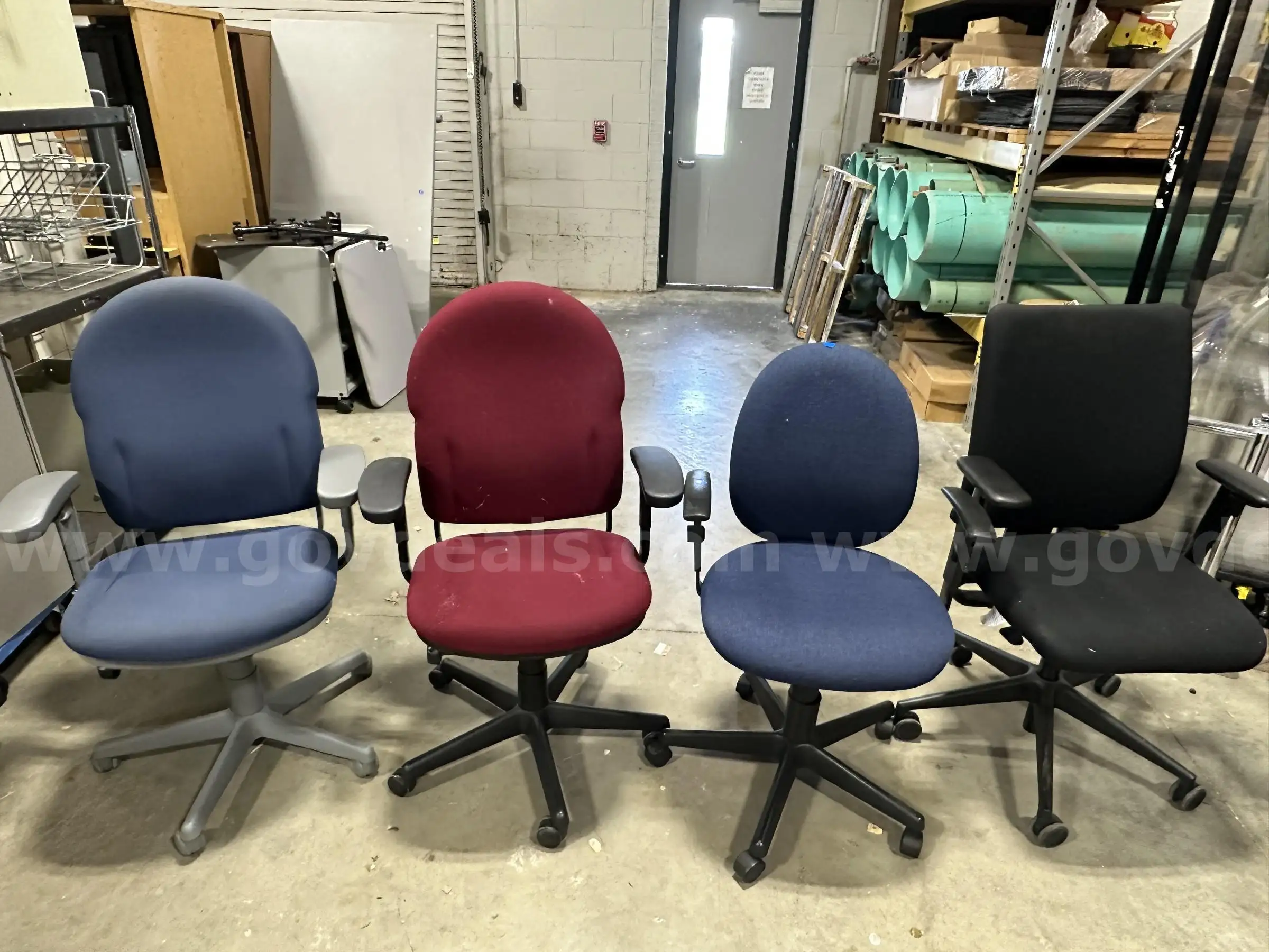 Lot of 4 Office Task Chairs (Assorted Colors)