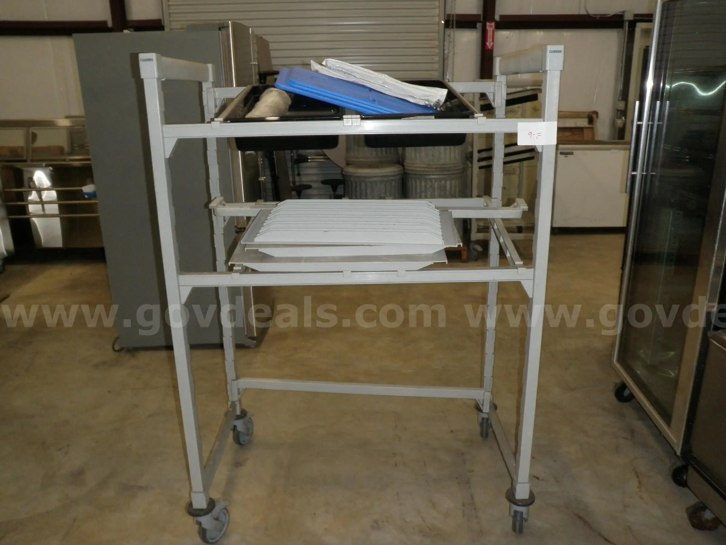 Rolling shelves (x2)