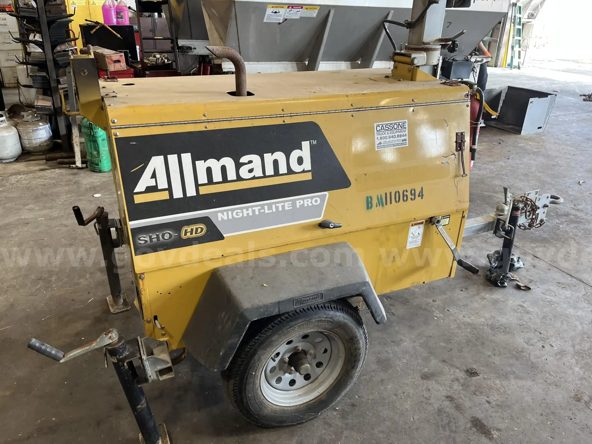 2 Allmand Night Elite Pro Lights