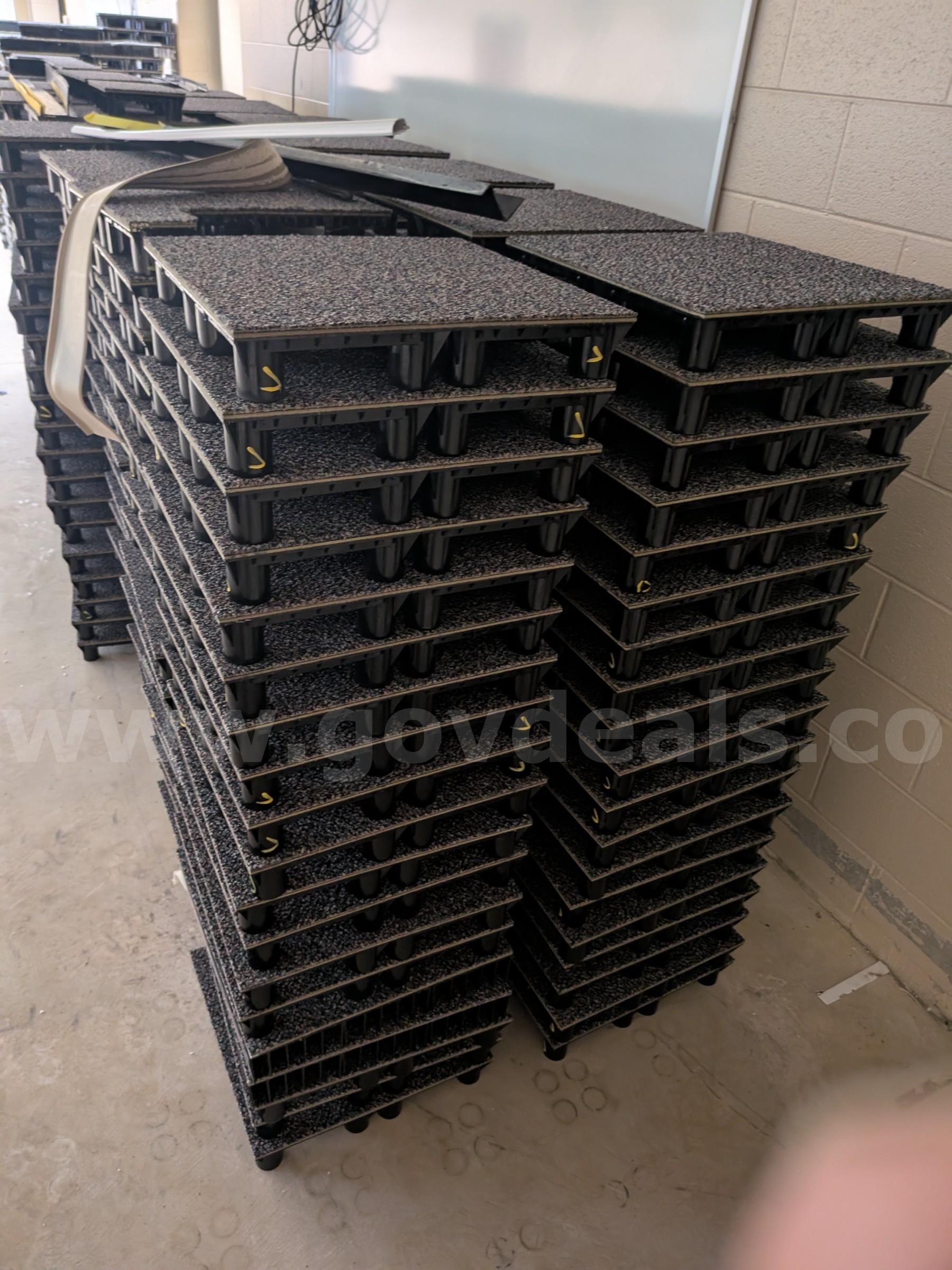 475 Raised Floor Squares False Floor. Flooring. (HopCC)