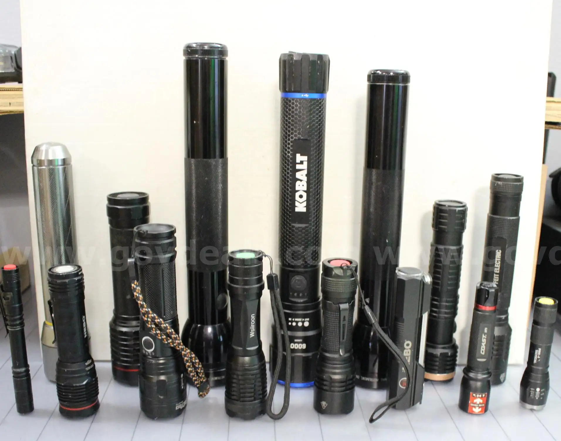 Approximately 9 lbs. of Assorted Flashlights #35922