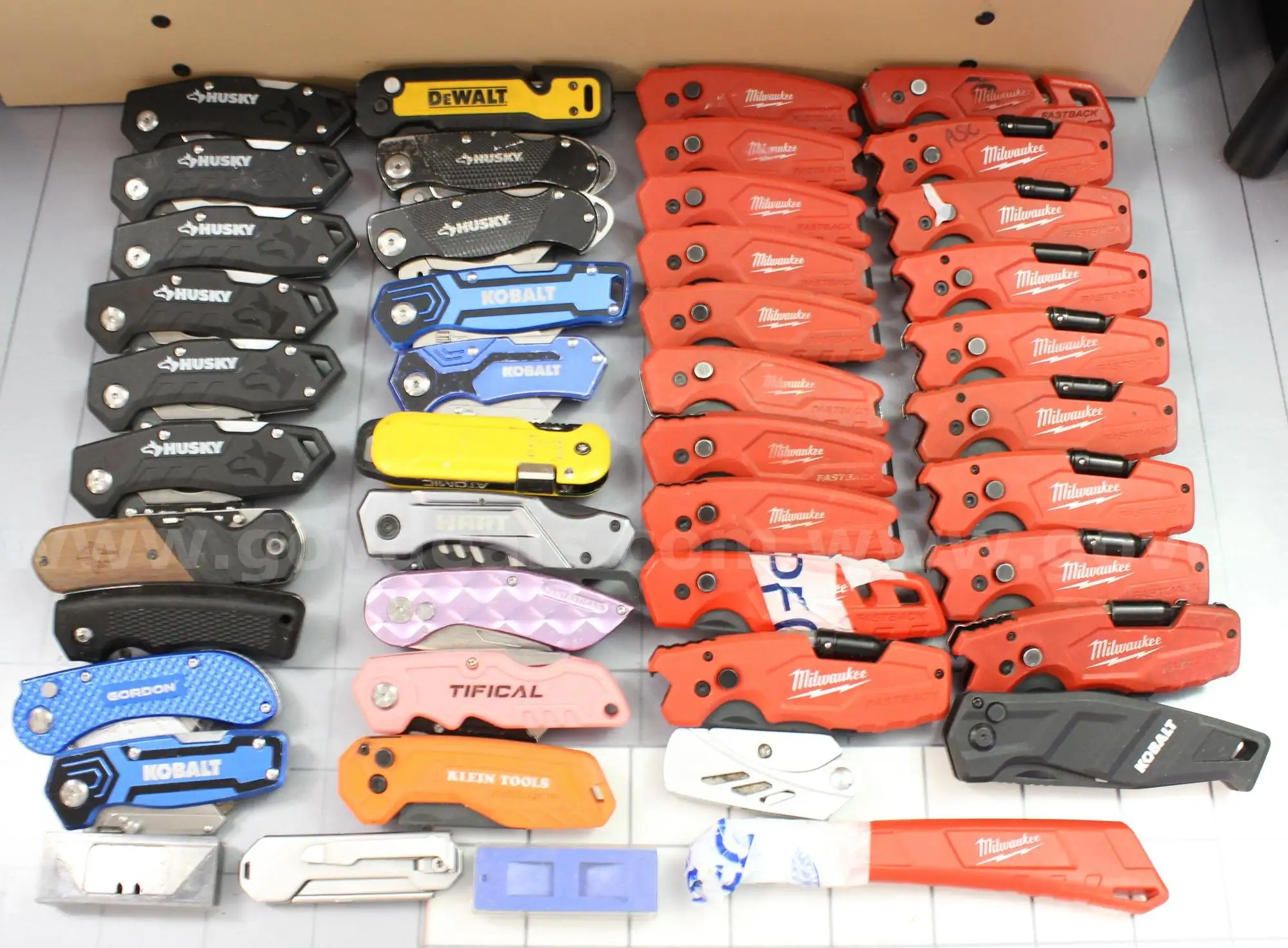 Approximately 11 lbs. of Assorted Box Cutters Utility Knives #36216