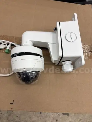 Dome Security Camera w Wall Mount (225426 BT)