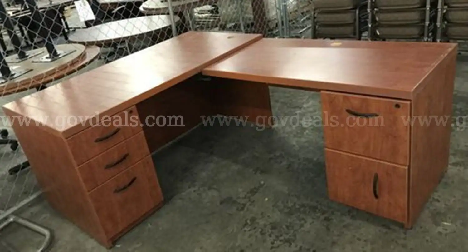 L Shaped Desk & Rolling Desk Chair (227000 AJ)