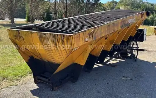 2011 MONROE MSV-156-82-52GA