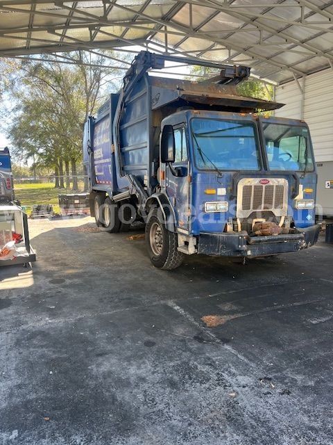 2016 Peterbuilt 320