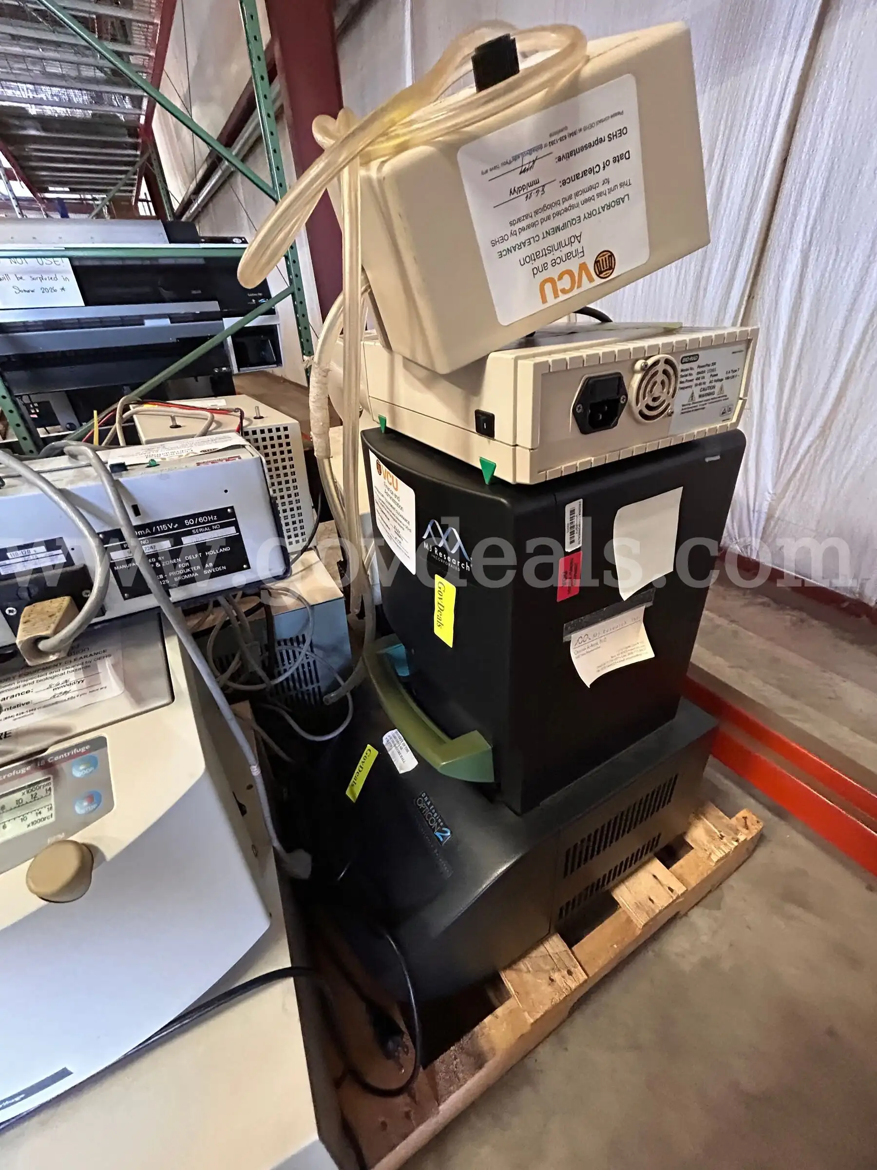 1 PALLET OF VARIOUS MEDICAL LAB EQUIPMENT