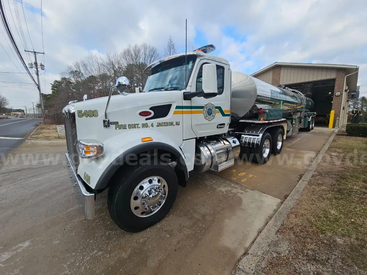 2023 Peterbilt 567