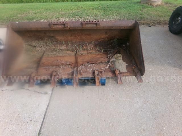 Lot of (1) Bobcat 6 Load Bucket and (1) 6 3-Point Box Blade.