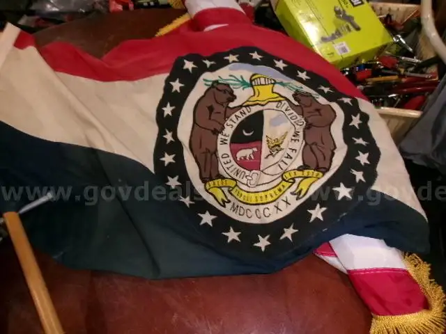 Missouri State Flag with Pole and Finial