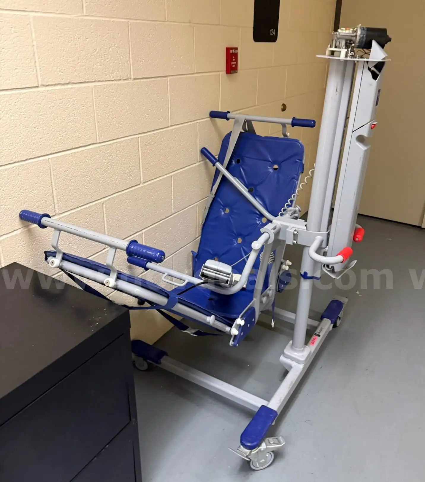 Arjo Bolero Height Adjustable Electric Bath Trolley