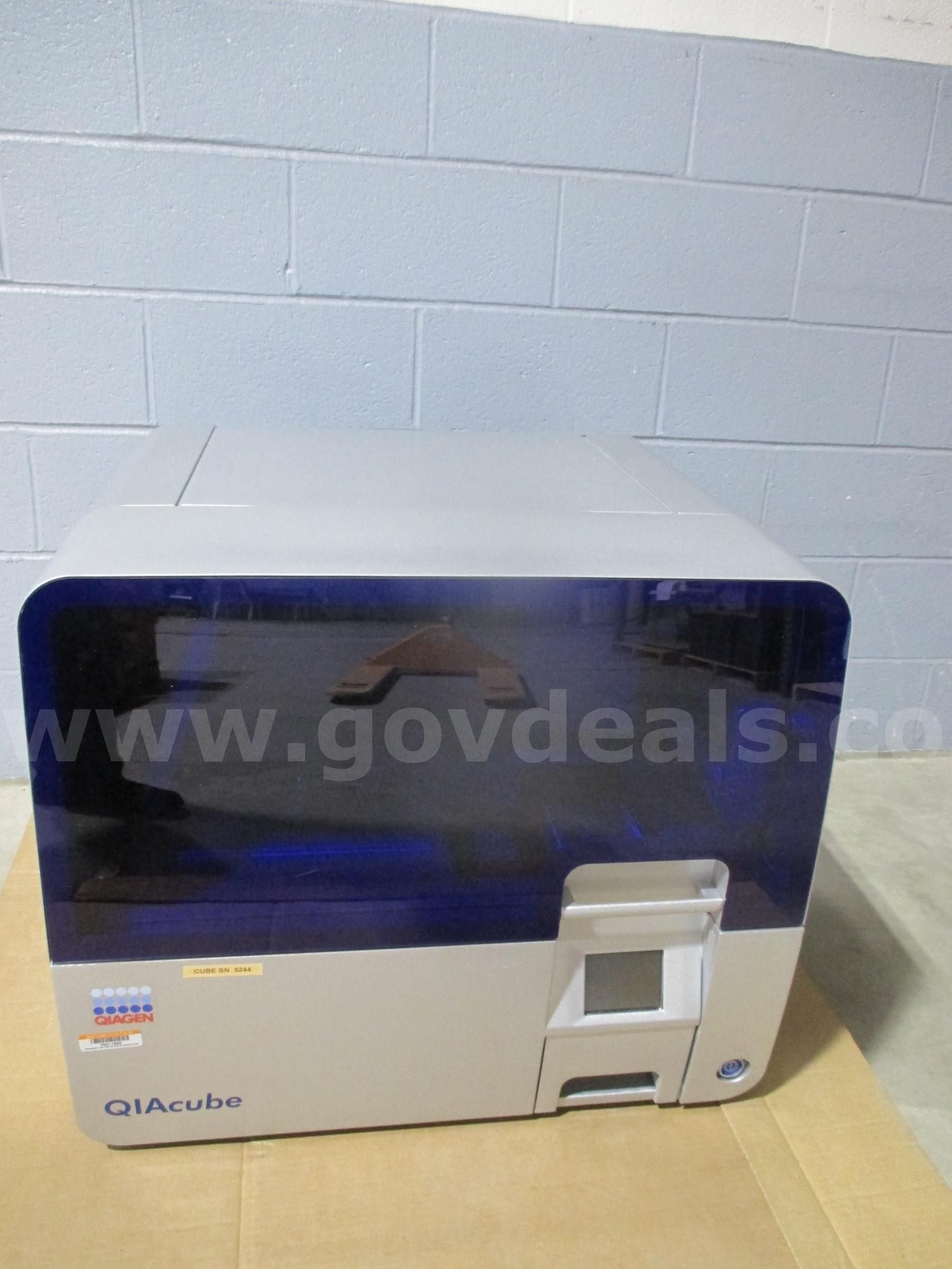 QIAGen Robotic Workstation (1 Item)