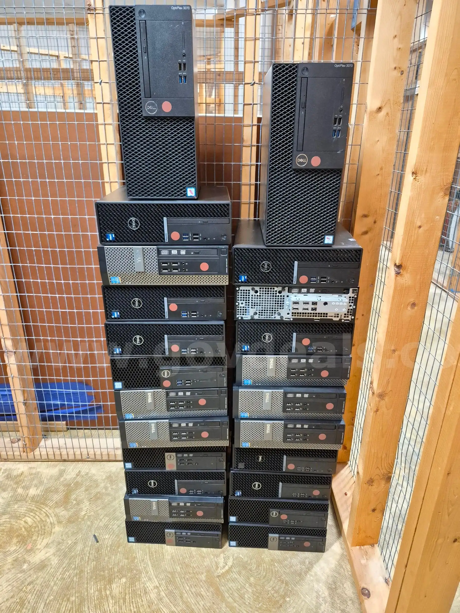 Lot of 23 Desktops
