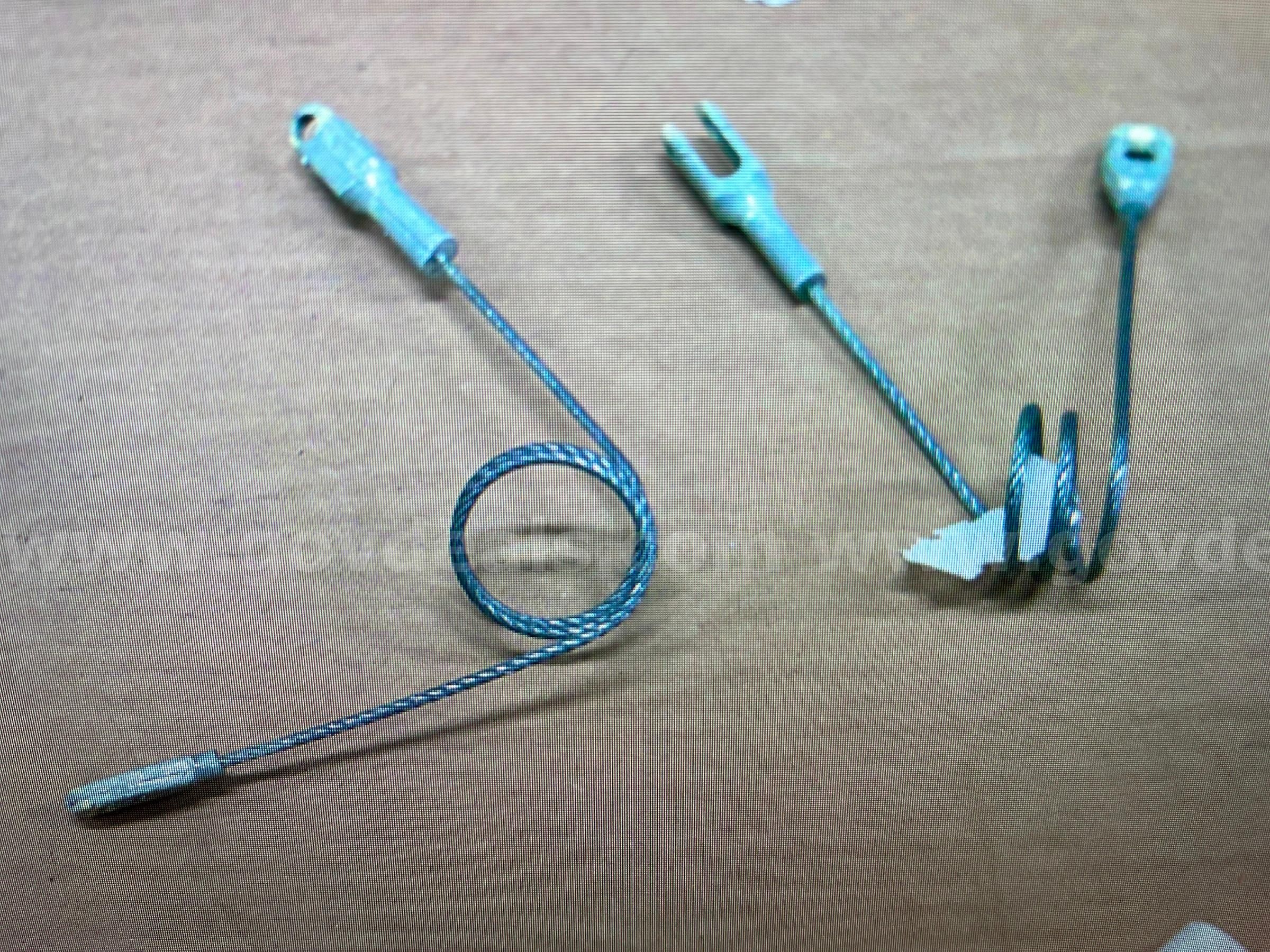 CABLE HOOD RELEASE