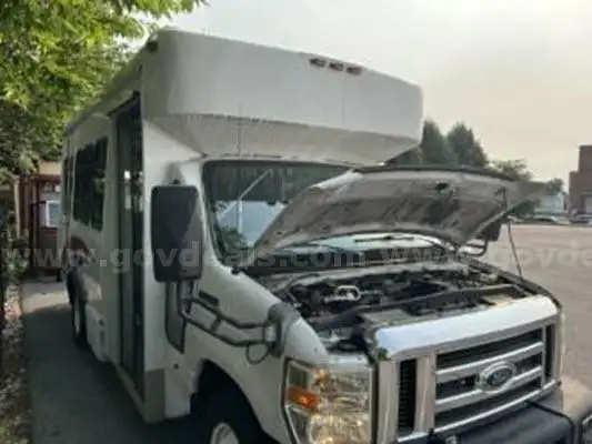 2009 Ford E-350 Transit Bus