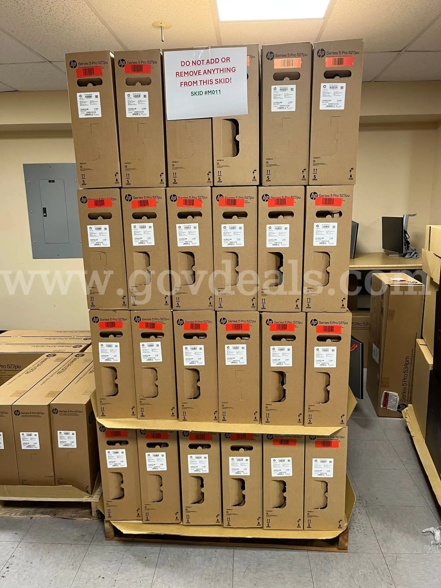 Used Dell 24 UltraSharp Monitors (110 total)