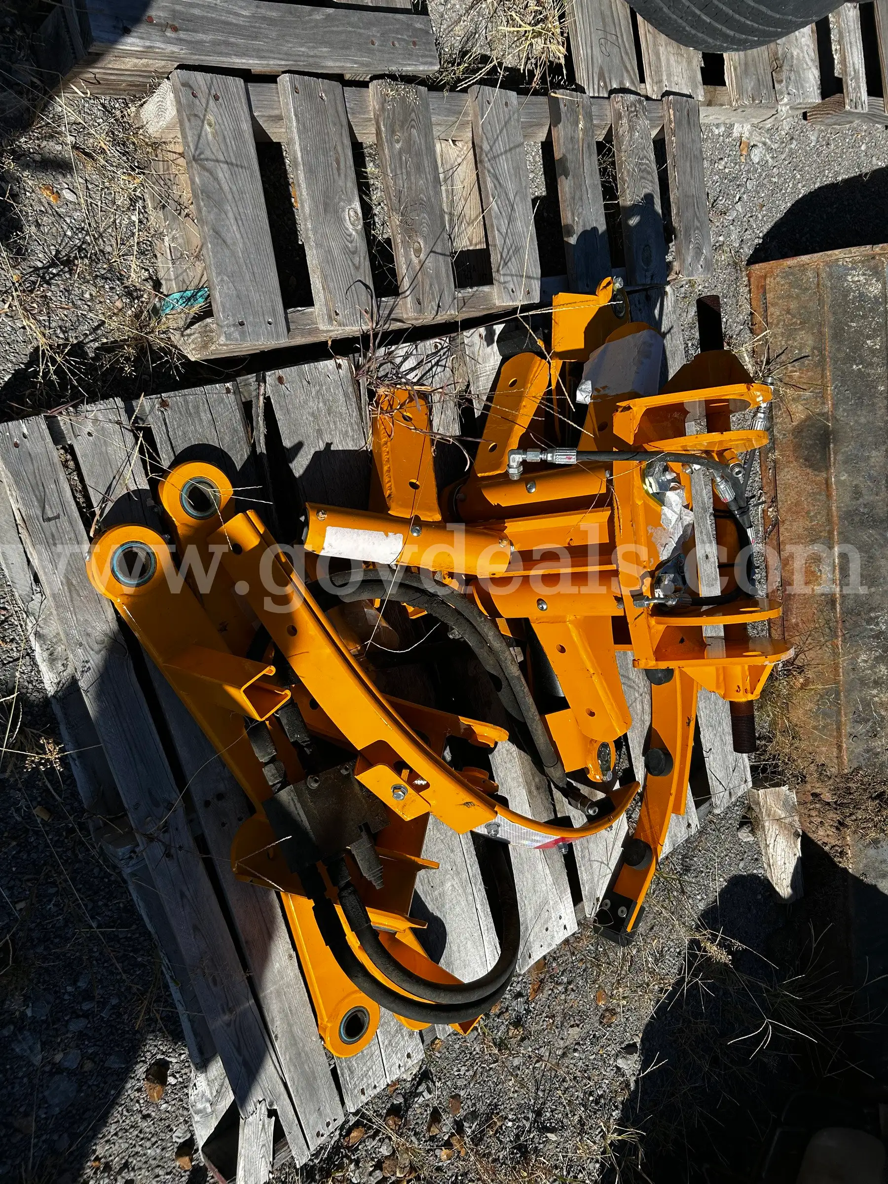 New Way Gripper Arms and Small Side Loader - Hydraulic Attachment with 4250 PSI Rating