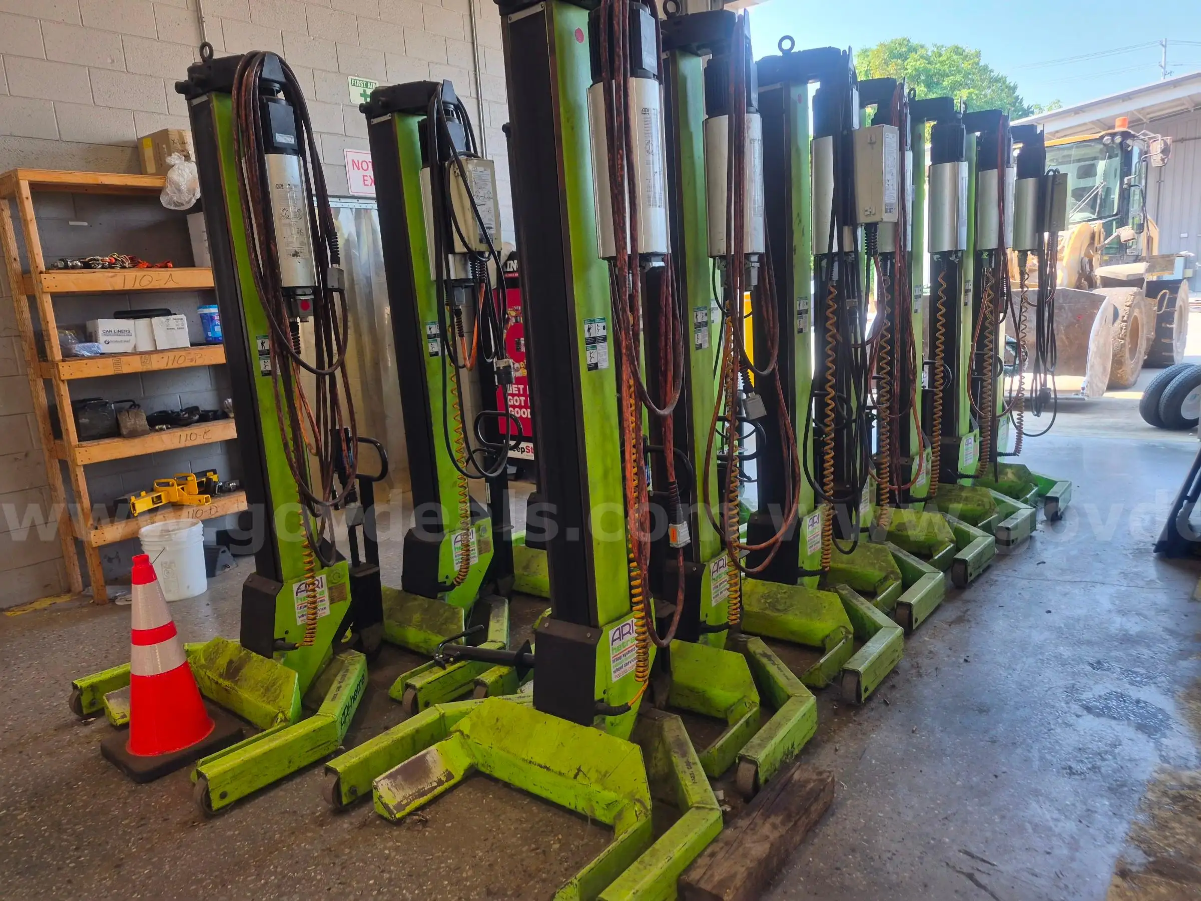 Set of 6 Matching 6AR Hetra Equipment Lifts Fully Functional.