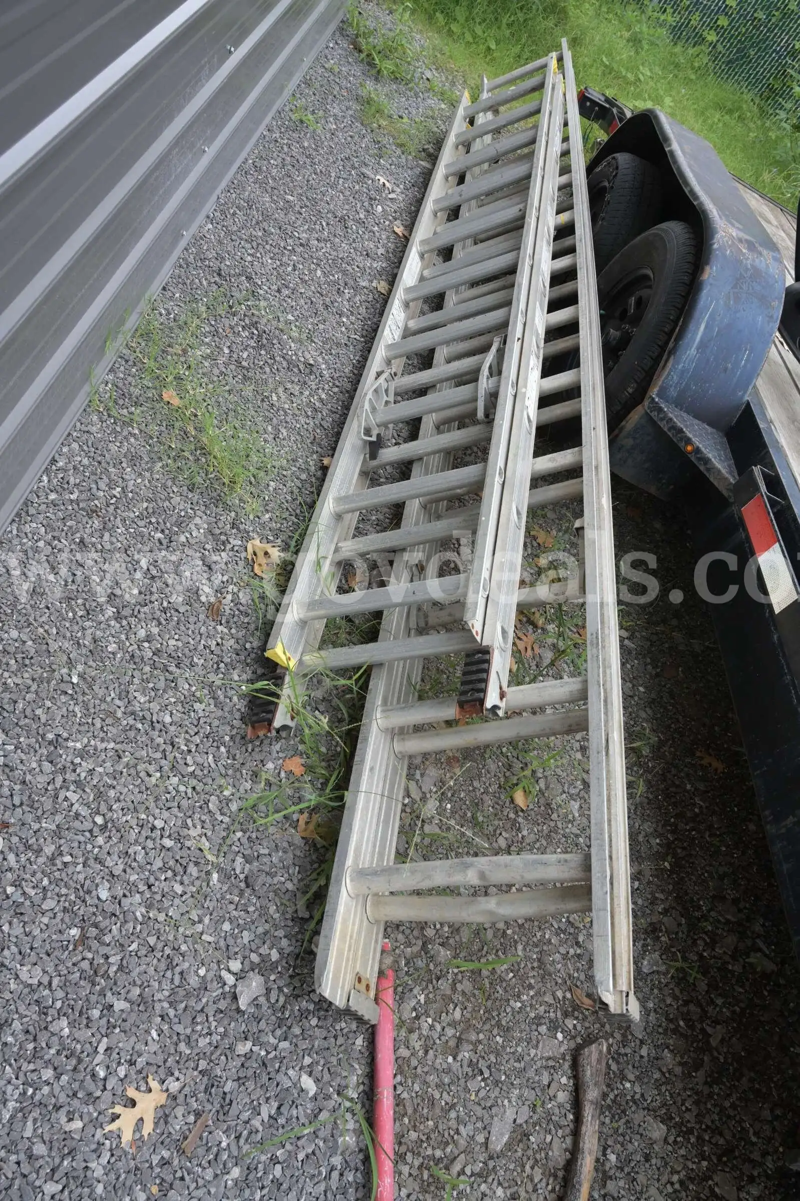 Lot of 2 Ladders