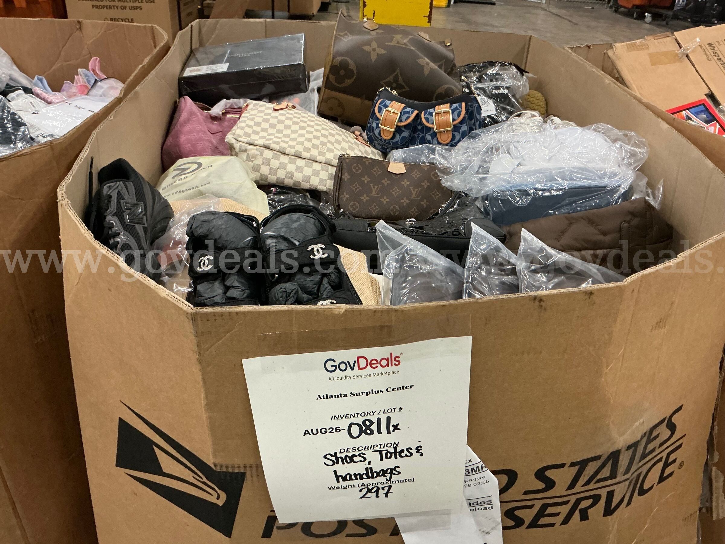 Apparel Manually Sorted Shoes Handbags and Totes (AUG26-0811X)