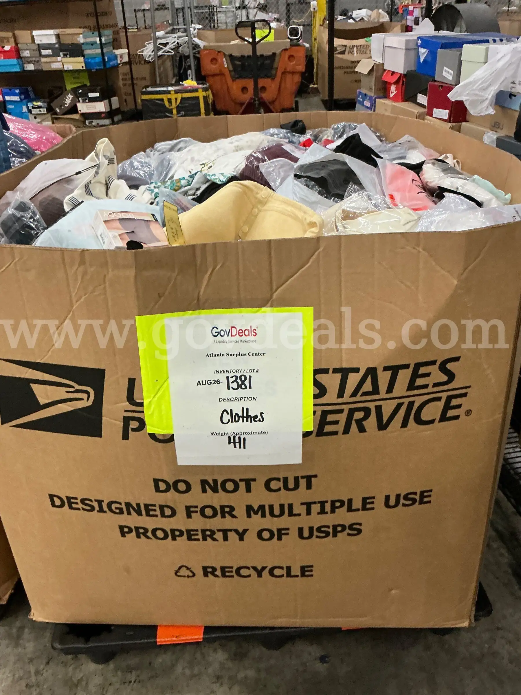 Apparel Clothes (AUG26-1381)