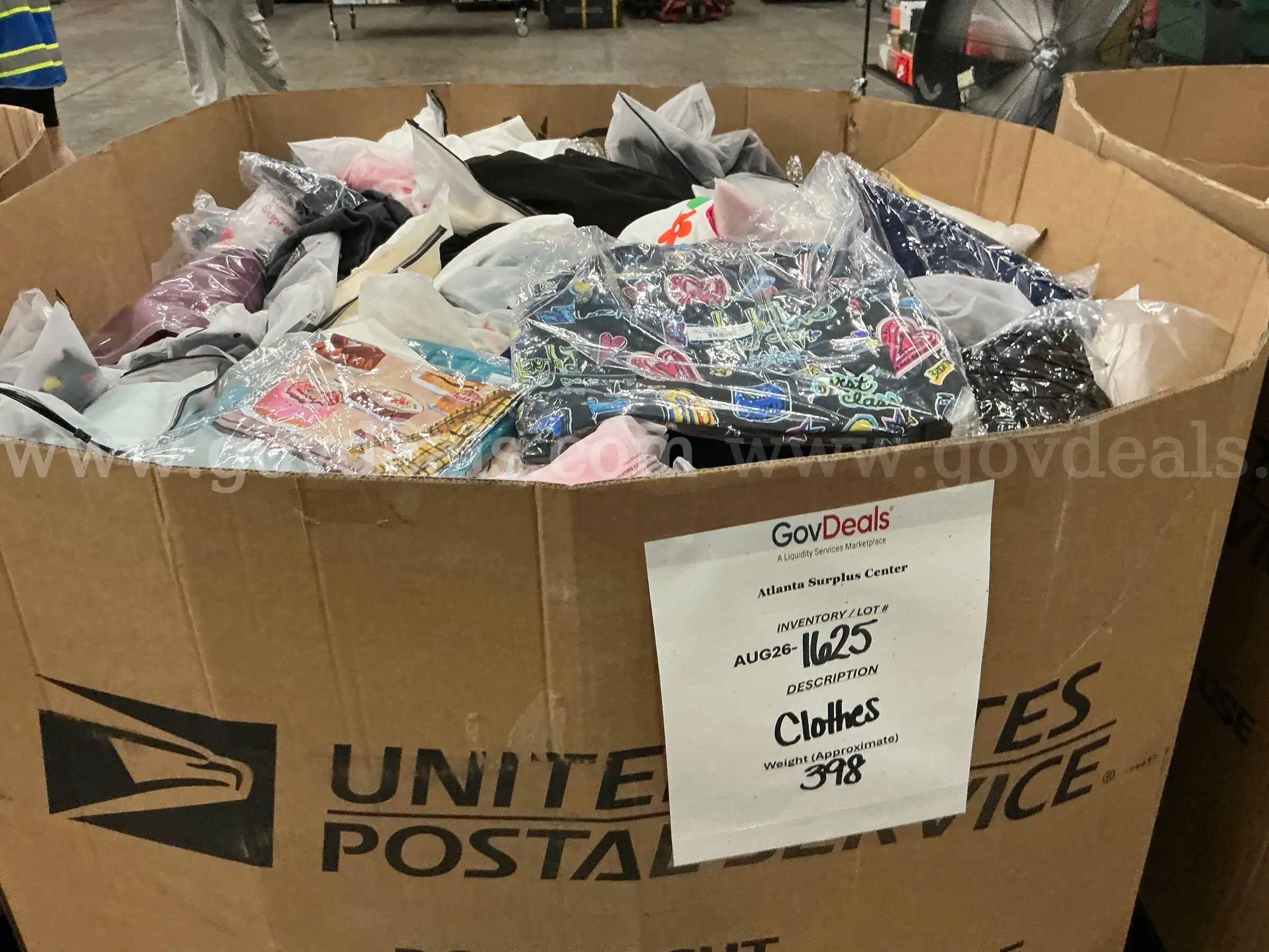Apparel Clothes (AUG26-1625)